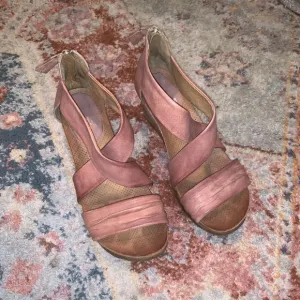 Miz Mooz MIKA Brown Leather Strappy 2” Wedge Sandals Zip Back Size 9-9.5