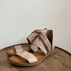 Miz Mooz Franca Beige Italian Leather Perforated Flat Sandals Women's Size 39 9