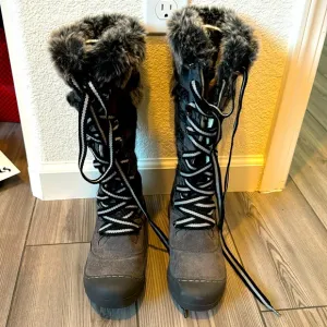 MUKLUKA hiking and snow boots NWT size 7