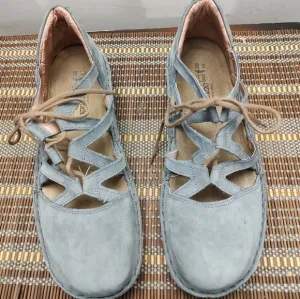 Naot blue suede strappy sandals Women's Size 39