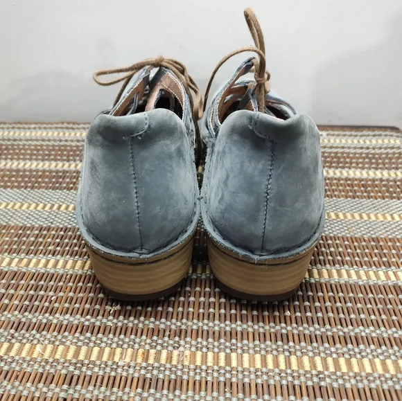 Naot blue suede strappy sandals Women's Size 39