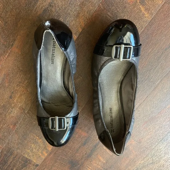 Naturalizer buckle detail ballet flats