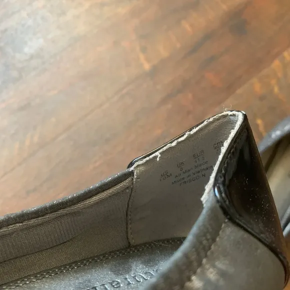 Naturalizer buckle detail ballet flats