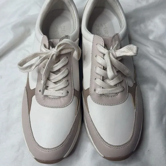 Naturalizer Women’s Shay Leather Sneakers. Size 8.5. New without Box.
