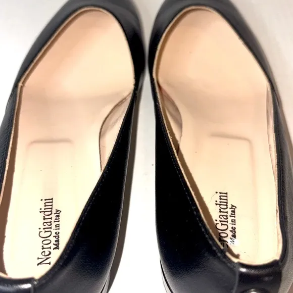 Nero Giardini black leather flats size 36/5.5