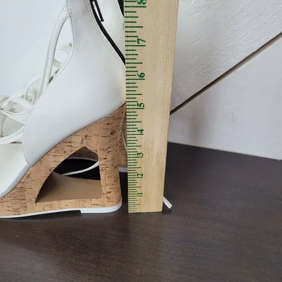 NEW AAJ By Aminah Nina Lace-Up Architectural Wedge White 8M Sandals