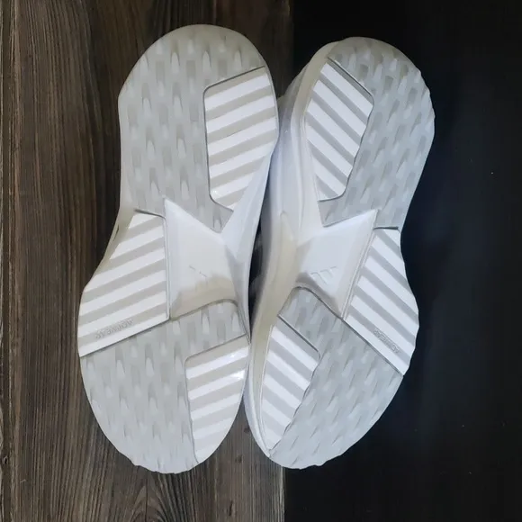 New Adidas Avryn X White Chunky Running Sneakers