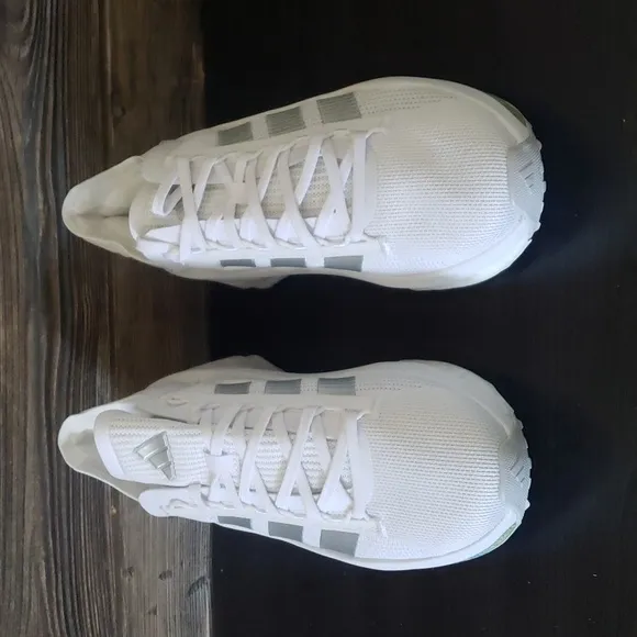 New Adidas Avryn X White Chunky Running Sneakers