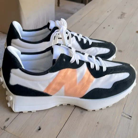 New Balance 327 'White Vibrant Apricot' Low Top Sneakers size 10