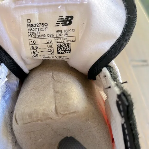 New Balance 327 'White Vibrant Apricot' Low Top Sneakers size 10