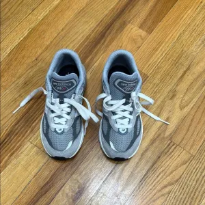 New Balance Gray and White Sneakers Modern Design
