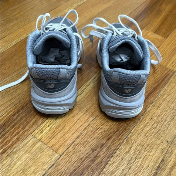 New Balance Gray and White Sneakers Modern Design