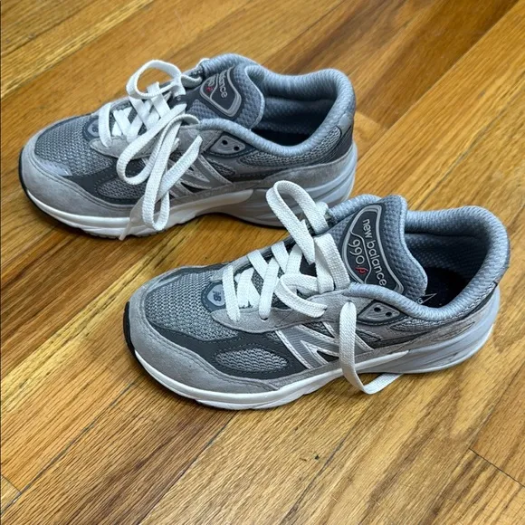 New Balance Gray and White Sneakers Modern Design