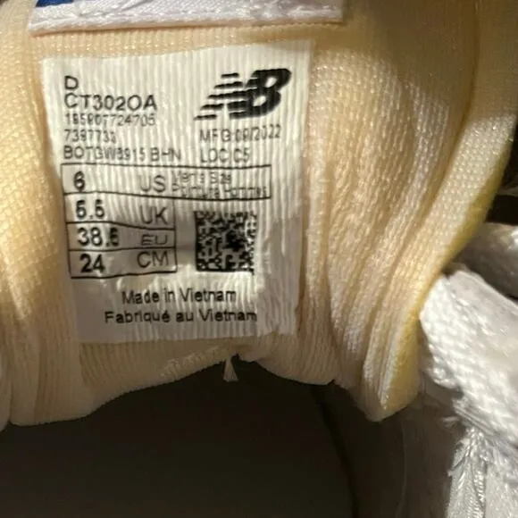 New Balance Men’s Size 6 Women’s Size 7.5 CT302OA White Cream Chunky Dad Sneaker