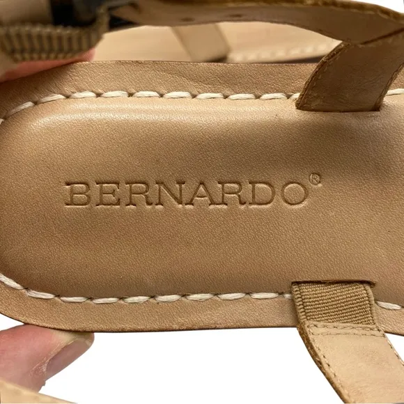 NEW Bernardo Womens Shoes Maverick Toe Ring Sandals 6 Brown Leather Flat Flat