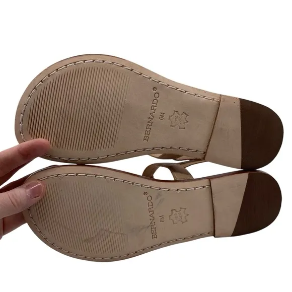 NEW Bernardo Womens Shoes Maverick Toe Ring Sandals 6 Brown Leather Flat Flat