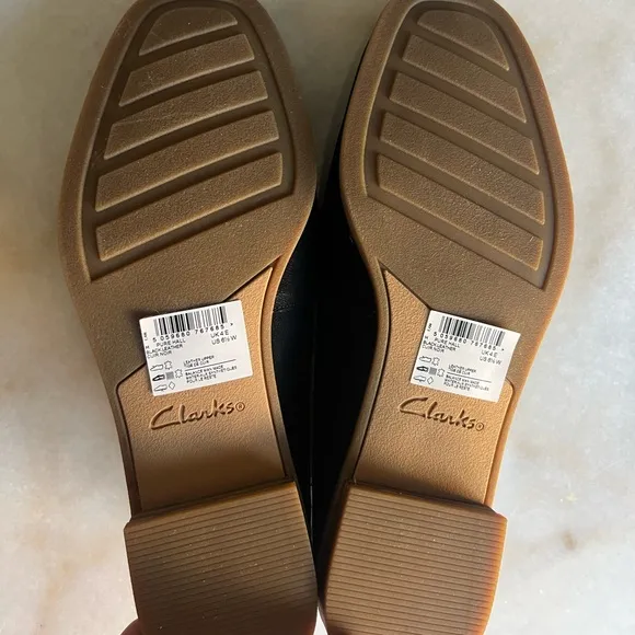 New! Clark Black Leather Loafers Flats Preppy Classic Timeless SlipOn Comfy Sole