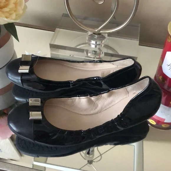 New COACH Women's Demi Patent &amp; Tumbled Black Leather Ballet Flats