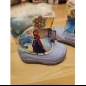 NEW Disney Frozen light up winter snow boots size 8 (toddlers)
