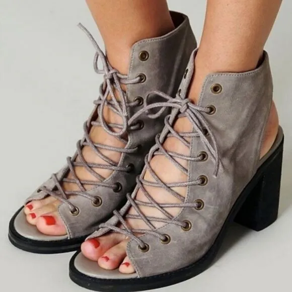 New Jeffrey Campbell x Free People Sandals Lace up Suede Taupe Size 6