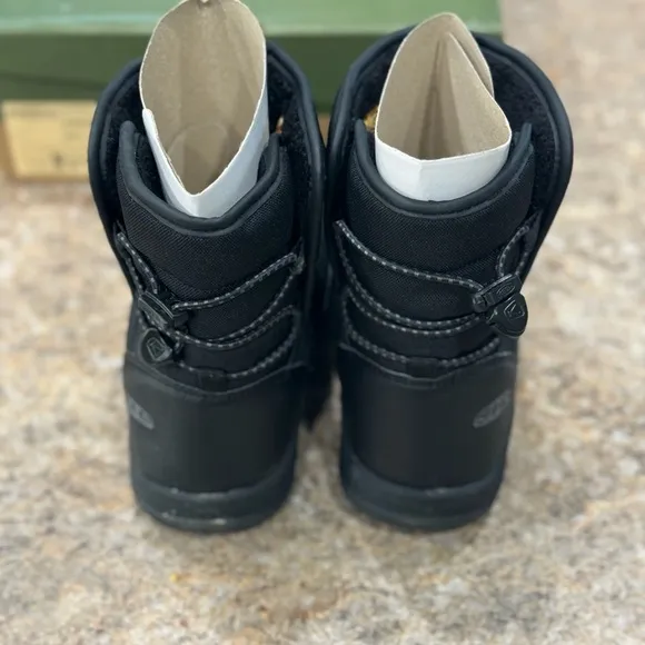New Keen Snow Boots