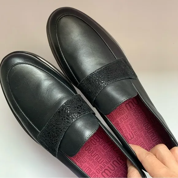 New Munro Geena Black Leather Loafers Slip On $210 Sz