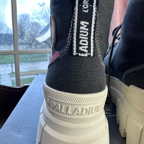 NEW Palladium Black and White High-Top Sneaker Boots Women 10