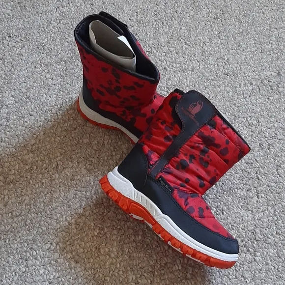 New Rugged Bear Camo Print Snow Boots.