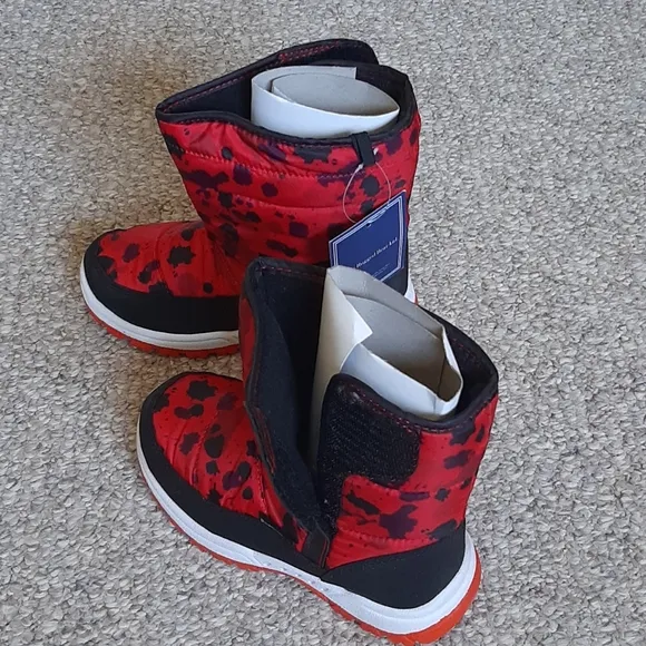New Rugged Bear Camo Print Snow Boots.