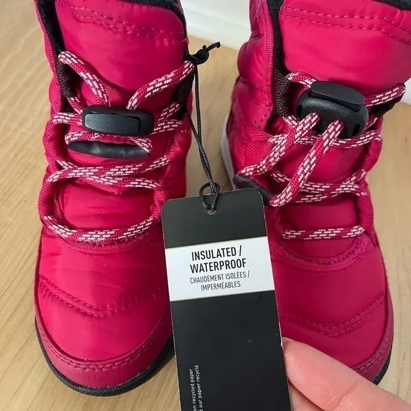New Sorel Whitney II Waterproof Insulated Short Boots size 8 Fuchsia Black