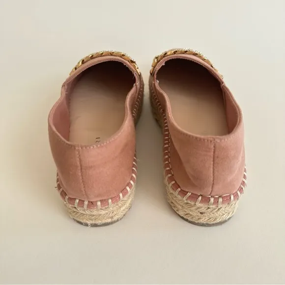 NEW Tahari Brooklyn Pink Faux Suede Cuban Gold Chain Platform Espadrille Size 8M