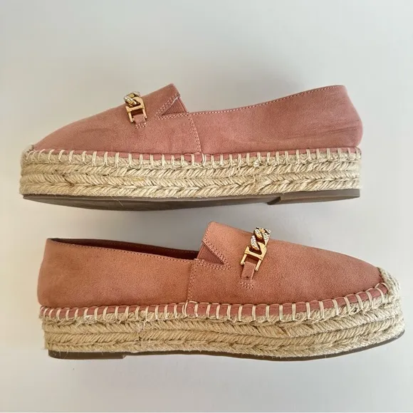 NEW Tahari Brooklyn Pink Faux Suede Cuban Gold Chain Platform Espadrille Size 8M