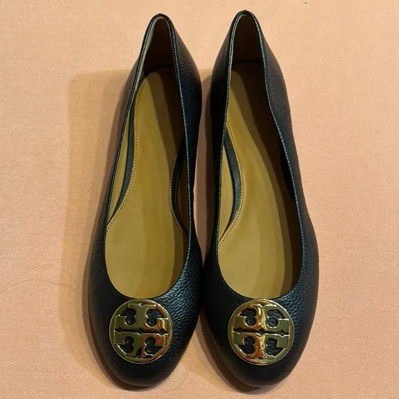 New Tory Burch Black Leather Ballet Flats. Gold Logo. Size 11.