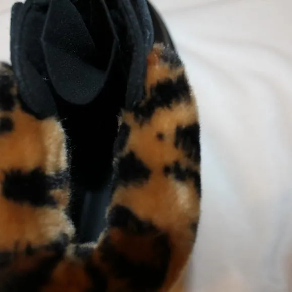 NEW UGG WOMEN'S‎ BLACK LEATHER FUR TRIMMED MOTO WINTER RAIN SNOW BOOTS
