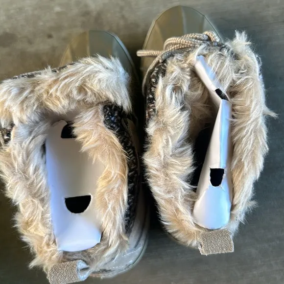 NEW Women's Khombu Lola Snow Boots taupe Size 7