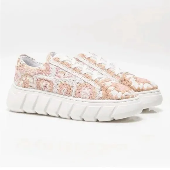 New✨Free People Catch Me If You Can Crochet Sneakers - Blush