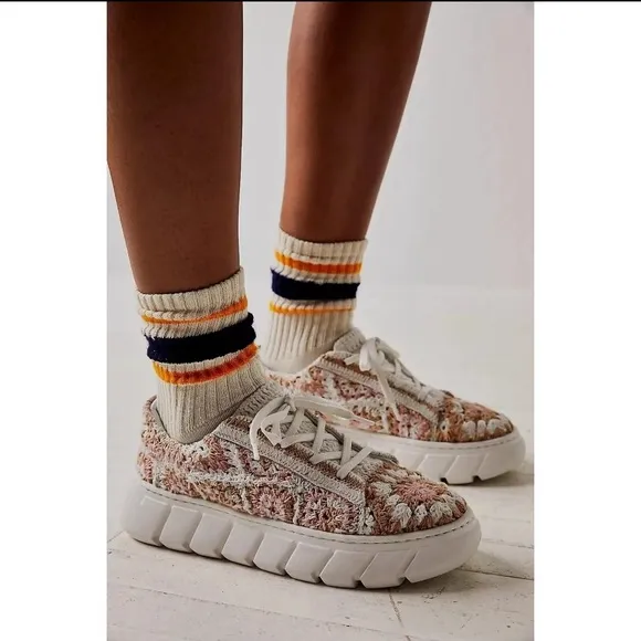 New✨Free People Catch Me If You Can Crochet Sneakers - Blush