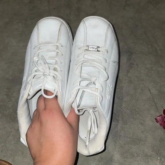 Nice white fila sporty chunky style fashion sneakers shoes