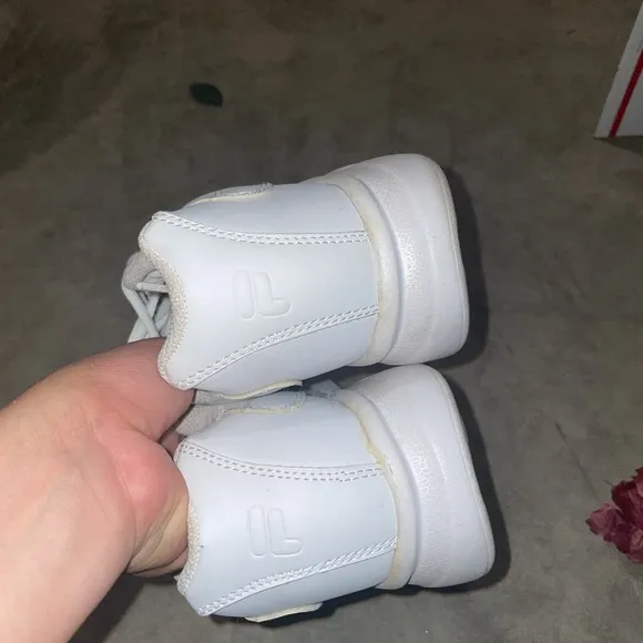 Nice white fila sporty chunky style fashion sneakers shoes