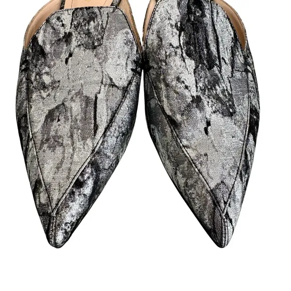Nicholas Kirkwood Metallic Silver Pointed Toe Flats Mules Made in Italy Women’s
