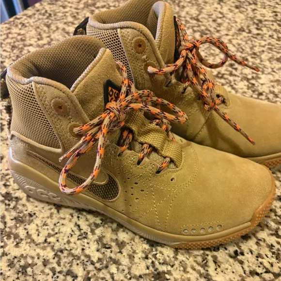 Nike ACG Angels “ Light Bone”