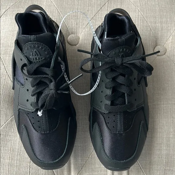 Nike Air Huarache Black Boy’s Sneakers Sz 4.5