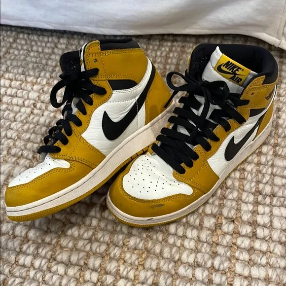 Nike Air Jordan 1 High OG Yellow Black Sneakers