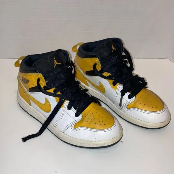 NIKE AIR JORDAN 1 MID UNIVERSITY GOLD 640734- 170  KIDS SNEAKERS