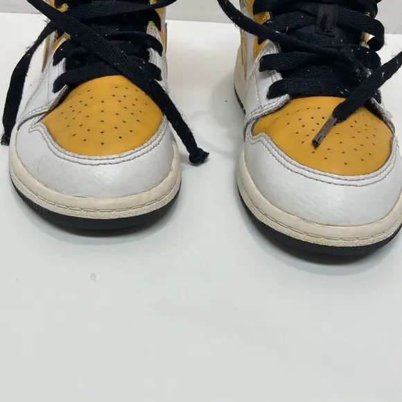 NIKE AIR JORDAN 1 MID UNIVERSITY GOLD 640734- 170  KIDS SNEAKERS