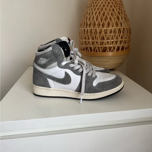 Nike Air Jordan 1 Retro High OG GS Size Y5