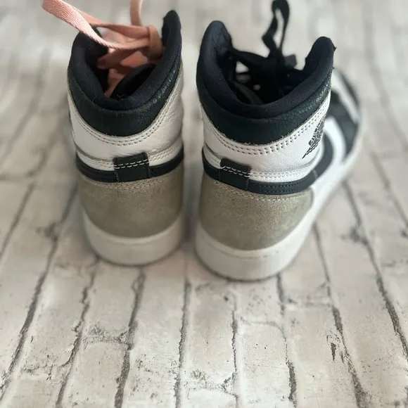 Nike Air Jordan Black and White High Top Sneakers Size 3.5Y Kids