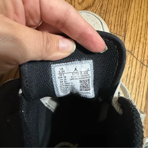 Nike air Jordan leather High-Top Sneakers size 5.5 Y