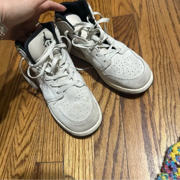Nike air Jordan leather High-Top Sneakers size 5.5 Y