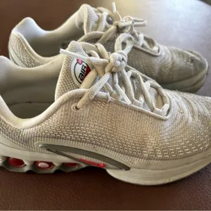 Nike air max dn Gray and Red Sneakers with Air Cushioning